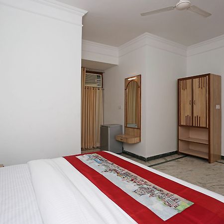 Oyo 10072 Hotel Amrit Regency Dehradun Exterior foto