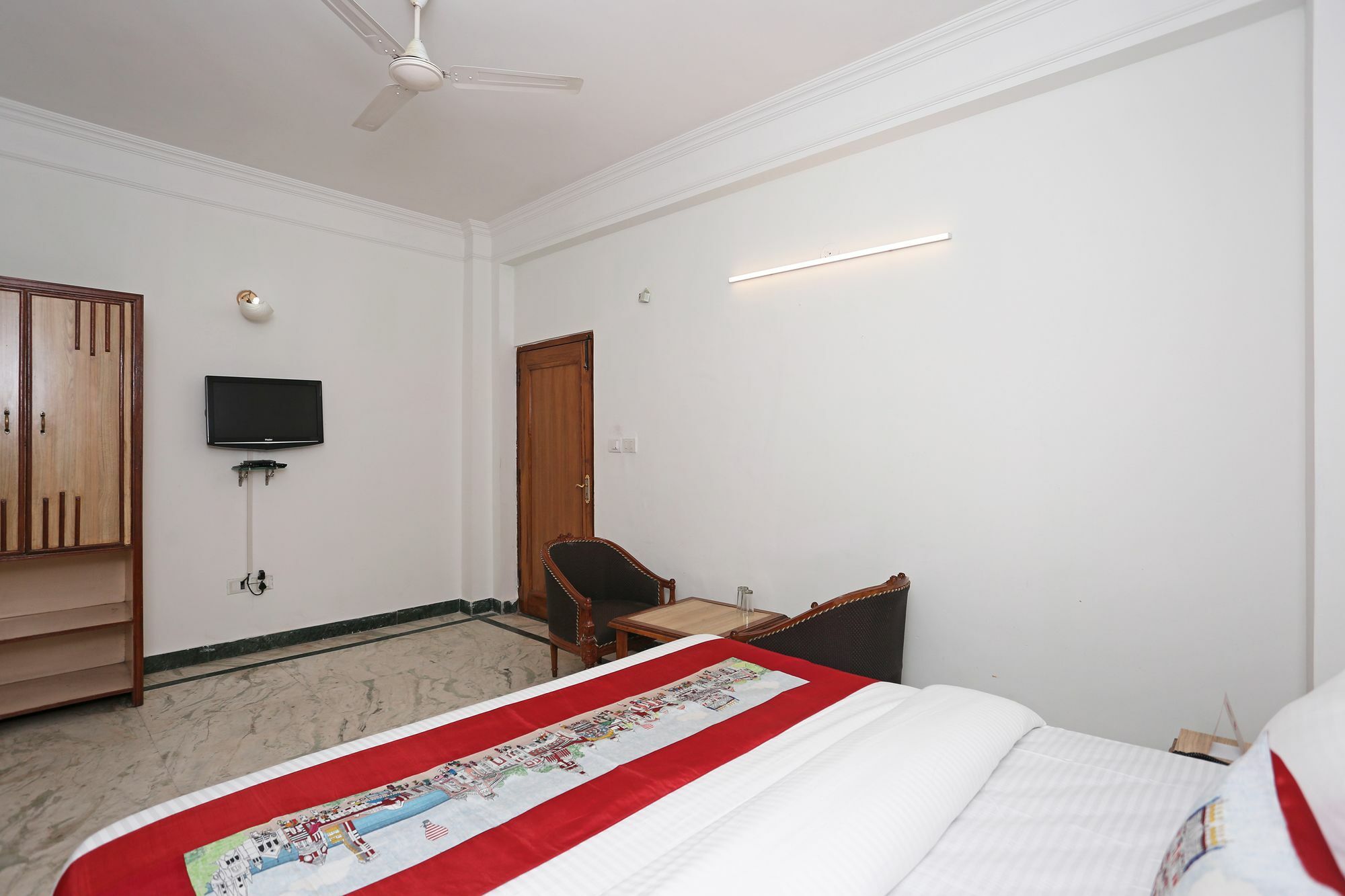 Oyo 10072 Hotel Amrit Regency Dehradun Exterior foto